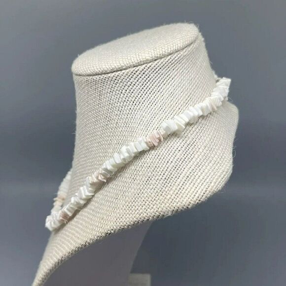 Pink And White‎ Natural Puka Shell Necklace Screw Clasp 17” - Picture 2 of 4